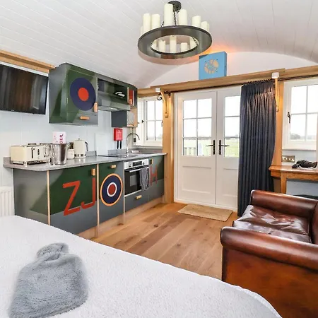 The Fenton Nyaraló York